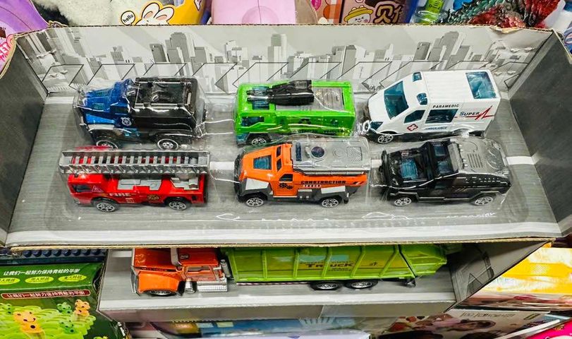 Bộ đồ chơi xe tải lớn chở 6 xe nhỏ chạy bằng đà 551-2 - Đồ chơi trẻ em chất lượng cao, thú vị và hấp dẫn