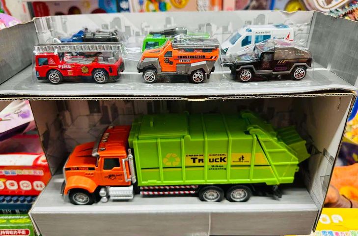 Bộ đồ chơi xe tải lớn chở 6 xe nhỏ chạy bằng đà 551-2 - Đồ chơi trẻ em chất lượng cao, thú vị và hấp dẫn