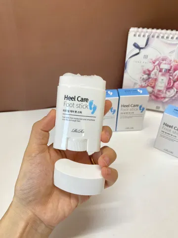 Thanh lăn dưỡng gót chân RiRe Heel Care Foot Stick