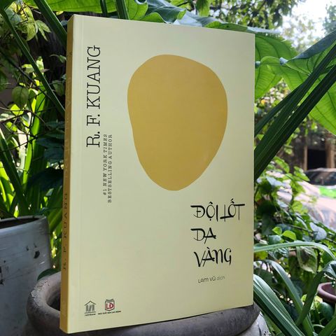 Đội Lốt Da Vàng (Yellowface) - Tiểu Thuyết R. F. Kuang Về Ngành Xuất Bản Mỹ, Ganh Ghét, Đạo Văn, Và Phân Biệt Chủng Tộc