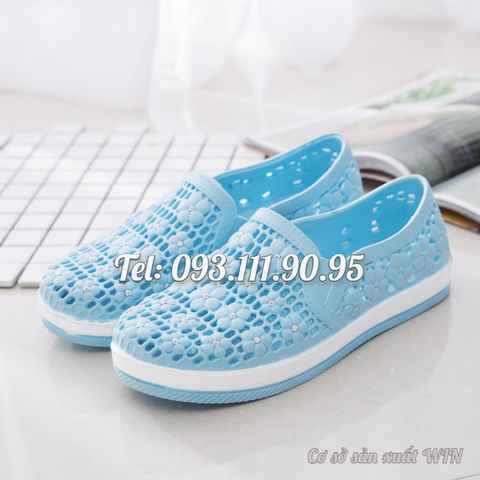 Giày nữ thời trang chống trượt hoạ tiết hoa mai – Mã số 2001 127116