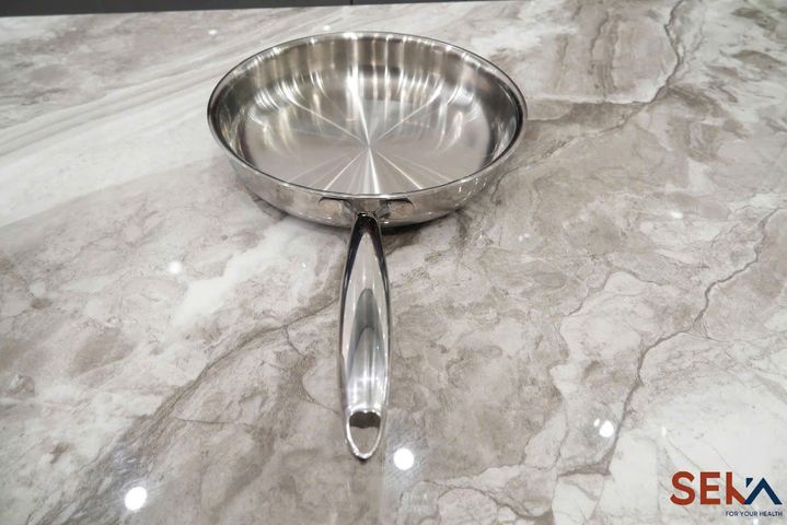 Chảo Inox Trimax 3 Lớp 28Cm Seka SK6040 - Chảo Cạn Lòng Chịu Nhiệt Cho Bếp Từ, Bếp Gas, Thiết Kế Sang Trọng, An Toàn Sức Khỏe