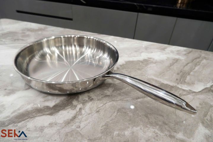 Chảo Inox Trimax 3 Lớp 28Cm Seka SK6040 - Chảo Cạn Lòng Chịu Nhiệt Cho Bếp Từ, Bếp Gas, Thiết Kế Sang Trọng, An Toàn Sức Khỏe