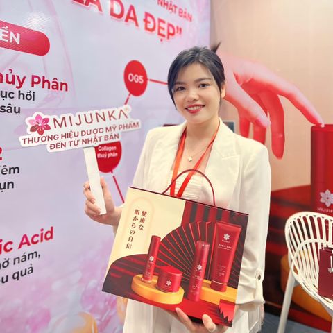 Hộp quà cao cấp Mijunka – Combo 4 sản phẩm chăm sóc da ngừa lão hóa làm đều màu da