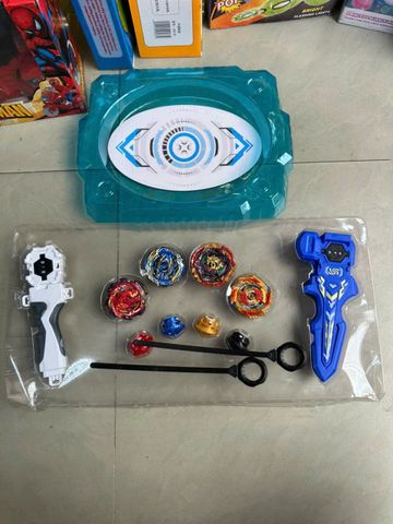 Đồ Chơi Con Quay 329-62 Có Tay Cầm và Sàn Thi Đấu - Alloy Die Cast Speed Storm Gyro Thú Vị Cho Trẻ Em