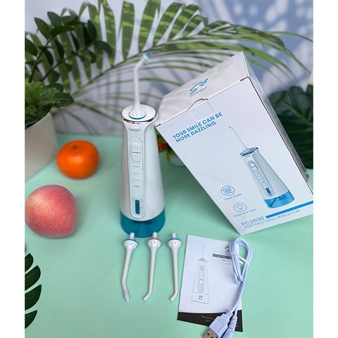 Máy tăm nước không dây Smaragd FC2630 - Thiết bị chăm sóc răng miệng hiệu quả với 3 chế độ và 4 đầu tăm, loại bỏ 99% cao răng