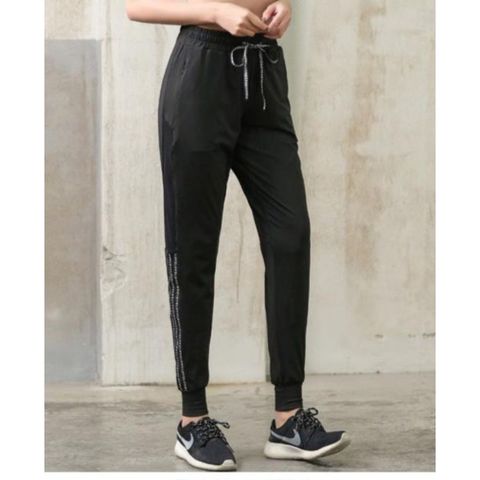 Quần Jogger Nữ Phối Lưới Sọc Trắng Tập Gym Thể Thao Yoga - Chất Liệu Co Dãn, Thấm Hút Mồ Hôi, Siêu Đẹp