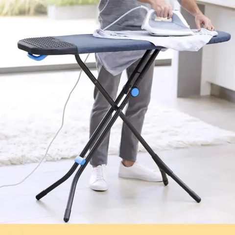 Bàn ủi Glide Joseph Joseph 50005 - Bàn ủi gọn gàng với thiết kế độc đáo, điều chỉnh 7 mức cao, phụ kiện kèm theo tiện lợi