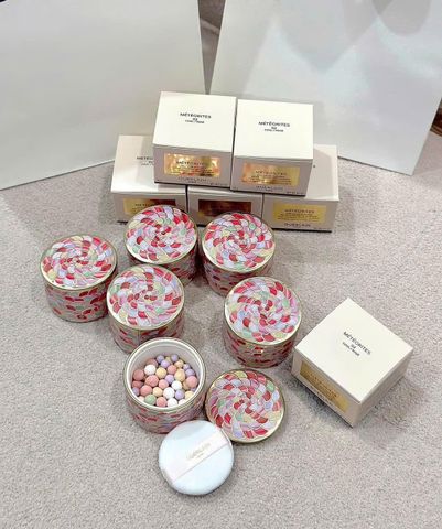 Phấn phủ bột Guerlain Meteorite Light Reavling Pearls of Powder