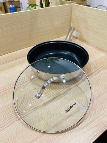 Chảo inox chống dính Nagakawa NAG2604 (26cm) - Đáy 5 lớp - Chất liệu inox 304 - Vung kính chịu nhiệt - Thích hợp dùng trên mọi loại bếp