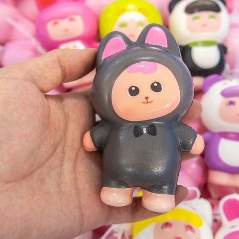 Gấu Bông Bóp Squishy Baby Three - Đồ Chơi Thư Giãn Có Đèn Nhấp Nháy, Kích Thước Nhỏ Gọn Cho Trẻ Trên 3 Tuổi