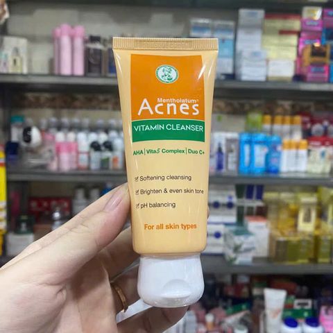 Sữa rửa mặt vitamin làm sáng da, mờ sẹo thâm dạng kem Acnes Vitamin Cleanser 100g