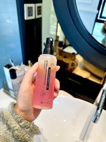 Tinh Chất Dưỡng Trắng Da Chống Lão Hoá  Ultra Light Radiance Oil Essence Chai 100ml