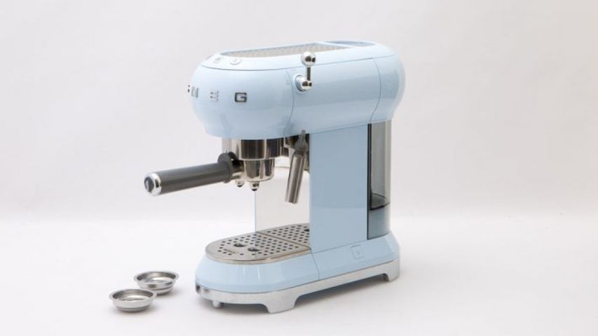 Máy Pha Cà Phê Smeg ECF01PBEU - Thiết Kế Sang Trọng, Công Nghệ Italy, Năng Suất 1300W, Pha Cappuccino Tuyệt Hảo Tại Nhà
