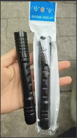 Đèn Pin Vỏ Kim Loại Mini - Đèn Chiếu Sáng Bền Bỉ, Tiện Lợi, Phù Hợp Cho Cắm Trại và Khẩn Cấp, Công Suất Mạnh Mẽ