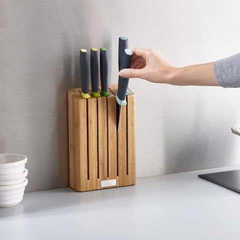 Bộ dao 6 chi tiết Joseph Joseph Elevate™ - Dao làm bếp bằng thép Nhật Bản trong khối tre tiết kiệm không gian, duy trì vệ sinh cho bếp nhà bạn