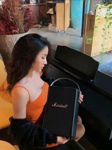 Loa Bluetooth Marshall TUFTON New - Âm thanh stereo chất lượng, pin 20 giờ, khả năng chống nước IPX2, thiết kế di động.