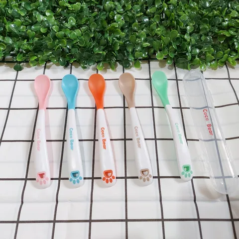 Thìa Báo Nóng Cocobear - Dụng Cụ Ăn Dặm Thông Minh Kèm Hộp Đựng Vệ Sinh Cho Bé - An Toàn, Tiện Lợi, Với Chức Năng Đổi Màu