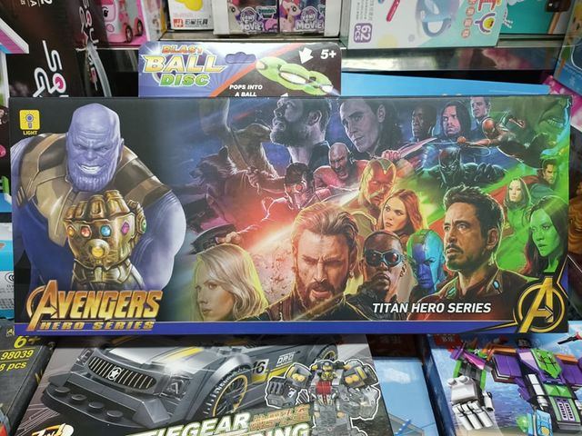 Đồ Chơi 5 Siêu Nhân Avengers Có Đèn Sáng - Bộ Đồ Chơi Trẻ Em Hứng Khởi, Phát Triển Sáng Tạo, Chất Liệu An Toàn, Độc Đáo