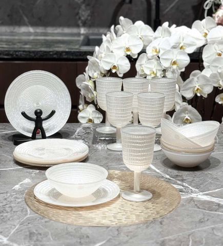 Bộ 18 Món Bát Đĩa Ly Cao Cấp Viola - Thủy Tinh Chịu Nhiệt, Sang Trọng Từ Đức, Dành Cho Bàn Ăn Thêm Đẳng Cấp