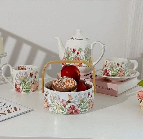 Bộ Sứ Vintage Cao Cấp Hoa Mùa Xuân - Tách Trà, Đĩa Lót, Cốc, Ấm, Giỏ Sứ Sang Trọng, An Toàn Cho Sức Khỏe