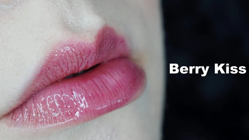 Son tint e.l.f Tinted Lip Oil Berry Kiss - Dưỡng ẩm, bóng mịn, giúp môi căng mọng tự nhiên - Sản phẩm mỹ phẩm cao cấp