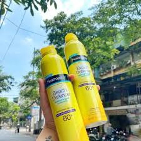 Xịt chống nắng Neutrogena Beach Defense SPF60+ 240g- Mỹ