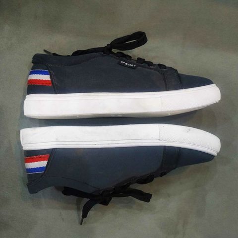 Giày Vải Thể Thao Nam G1 - Sneakers Xanh Đen Thời Trang, Hàng Tồn Kho Có Lỗi Nhỏ Dễ Phối Đồ, Số Lượng Ít