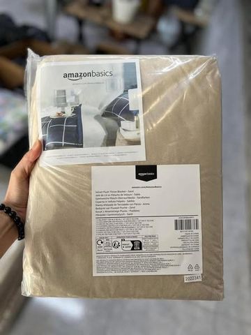 Chăn Nhung Mềm Mại Amazon Basics 152x127cm - Chăn Thanh Lịch Dành Cho Du Lịch, Sofa, Thích Hợp Cho Trẻ Em và Người Lớn