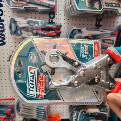 Kìm Đục Lỗ Da TOTAL THT33526 - Dụng Cụ Cầm Tay Thép Bền, 6 Kích Thước Lỗ, Tay Cầm Chống Trượt Dễ Dàng Sử Dụng