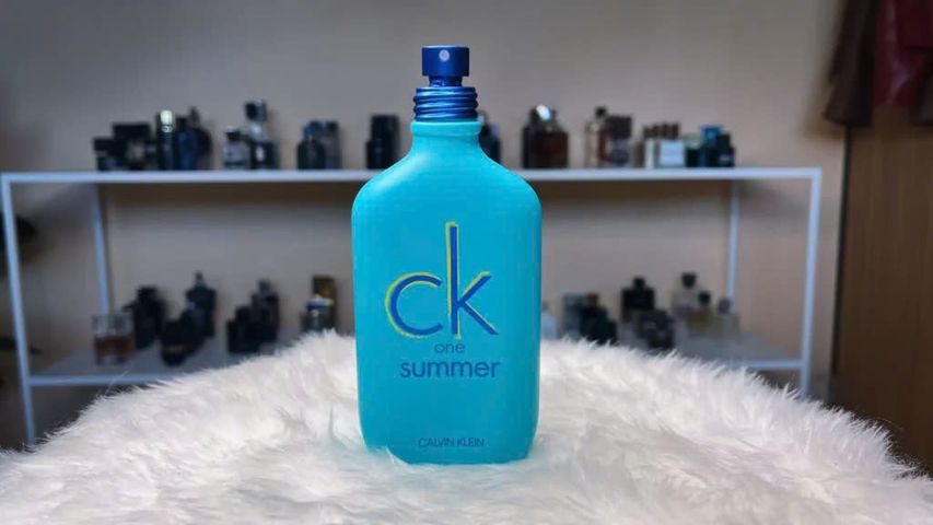 Nước Hoa Nữ Calvin Klein Ck One Summer 10ml - Hương Thơm Tươi Mát, Thiết Kế Sang Trọng, Dung Tích Mini Tiện Lợi, Phù Hợp Mùa Hè