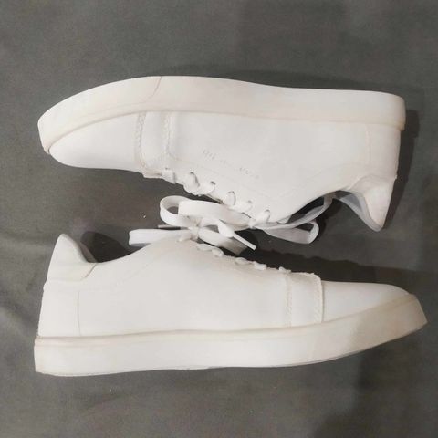 Giày VẢI Thể Thao Nam G10 TRẮNG - Sneakers Thời Trang Học Đường, Có Lỗi Nhỏ, Giảm Giá Đặc Biệt, Số Lượng Hạn Chế