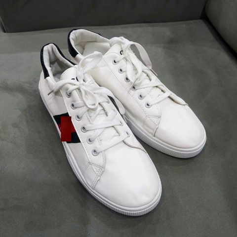 Giày Thể Thao Nam Sneaker mã G0 ( TRẮNG ) hàng bong da mép, tồn kho có lỗi nhỏ do để lâu, số lượng ít, lẻ size đi thể dục, không quan trọng về hình thức giá rẻ