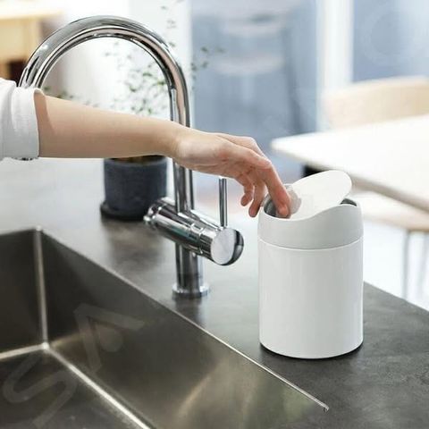 Thùng Rác Mini Simplehuman 1.5L - Thép Không Gỉ Cao Cấp, Thiết Kế Tiện Lợi Cho Bàn Trang Điểm hoặc Bàn Trà