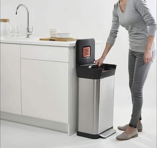 Thùng rác tự động Joseph Joseph Titan 30L - Thiết kế hiện đại, hệ thống nén rác hiệu quả, bảo vệ môi trường, tiện lợi cho gia đình