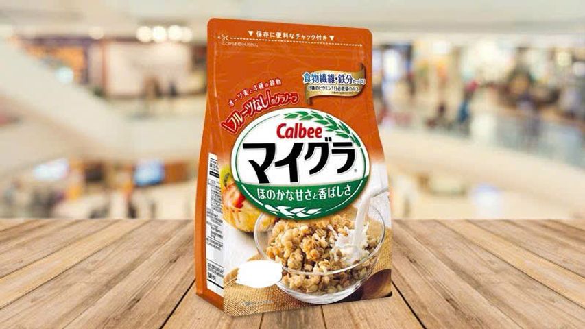 Ngũ Cốc Calbee Hỗn Hợp Các Loại Hạt, Trái Cây, Lúa Mạch 630gr Nhật