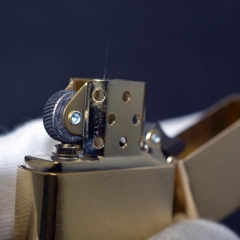 Zippo 168 Armor Bật Lửa Brushed Brass - Vỏ Dày Hơn 1.5 Lần, Chống Xước, Bảo Hành Trọn Đời, Quà Tặng Lý Tưởng Cho Fan Zippo