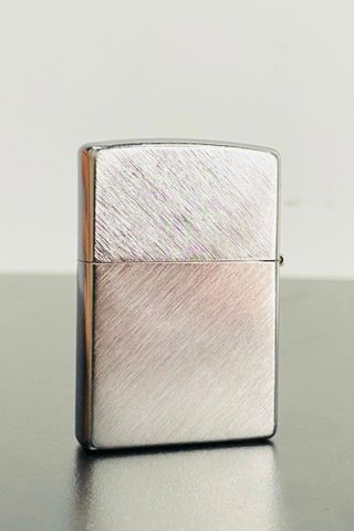 Bật Lửa Zippo 24648 Herringbone Sweep Đồng Thau Mạ Chrome Xước Xéo - Thiết Kế Classic Sang Trọng, Độc Đáo, Quà Tặng Ý Nghĩa
