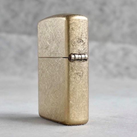 Bật Lửa Zippo 28496 Armor Tumbled Brass - Đồng Thau Dày, Chất Lượng Cao, Quà Tặng Sang Trọng cho Fan Zippo