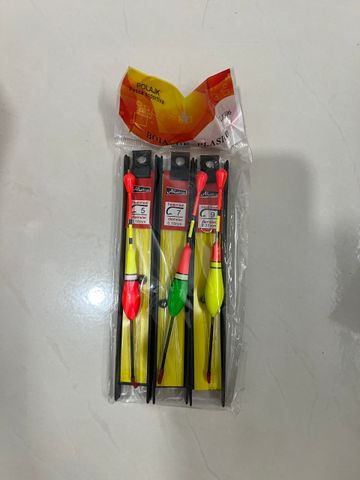 (Ngẫu nhiên) Bộ phao câu cá kèm cước và chì  - vuabinhnuoc