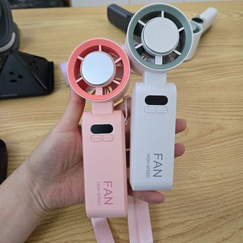 Quạt Mini Cầm Tay 200 Cấp Gió Có Sò Lạnh - Thiết Kế Gấp Gọn, Pin Bền, Đeo Cổ Tiện Lợi Cho Mùa Hè Nóng Bức