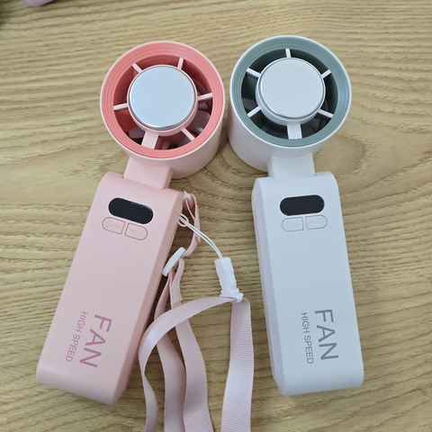 Quạt Mini Cầm Tay 200 Cấp Gió Có Sò Lạnh - Thiết Kế Gấp Gọn, Pin Bền, Đeo Cổ Tiện Lợi Cho Mùa Hè Nóng Bức