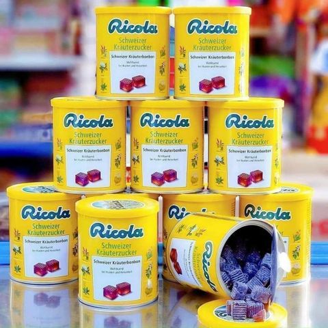 Kẹo Ngậm Thảo Mộc Ricola Schweizer Kräuterzucker 250g - Hỗ Trợ Làm Dịu Họng, Chiết Xuất Từ Thảo Mộc Thiên Nhiên, Sản Phẩm Từ Đức