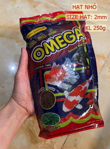 Cám Thái Cao Cấp Omega 100g - Thức Ăn Cho Cá Koi, Cá Vàng, Hạt Nhỏ Dinh Dưỡng Cho Cá Cảnh, Chất Đạm Thực Phẩm Tốt Nhất