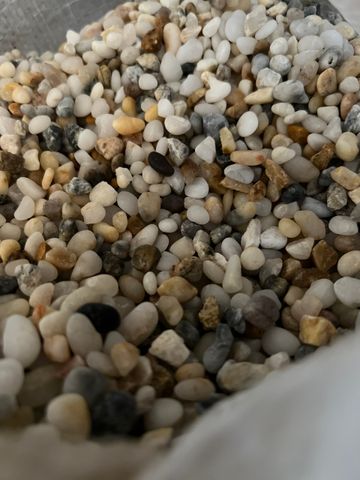 Sỏi Biển Ba Màu Tự Nhiên Trang Trí Thủy Sinh - Chất Lượng Cao, 500g - 1kg cho Bể Cá và Không Gian Sống Tươi Mát