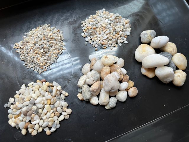 Sỏi Biển Ba Màu Tự Nhiên Trang Trí Thủy Sinh - Chất Lượng Cao, 500g - 1kg cho Bể Cá và Không Gian Sống Tươi Mát