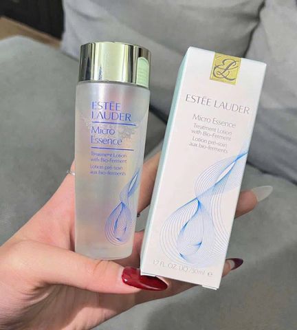 Nước Thần Estee Lauder Micro Essence 50ml - Dưỡng Da Cấp Ẩm Tối Ưu, Giúp Da Sáng Mịn và Đàn Hồi, Sản Phẩm Mỹ Phẩm Hàng Đầu