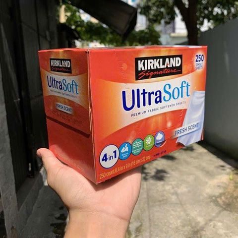 Giấy Thơm Quần Áo KIRKLAND SIGNATURE ULTRA SOFT - Hộp 250 Tờ, Hương Thơm Nhẹ, Tiện Dụng Cho Gia Đình