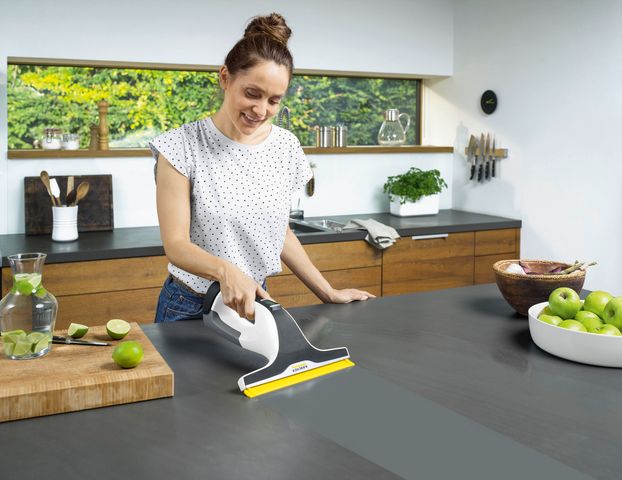 Máy lau kính Karcher WV 6 Plus - Thiết bị vệ sinh cửa kính sáng bóng, công nghệ hút nước tiên tiến, chất lượng Đức.