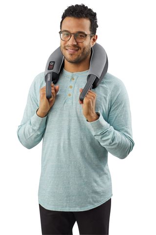 Đai Massage Cổ Vai Gáy HoMedics NMSQ-217HJ - Thiết Bị Massage Nóng và Rung 2 Chế Độ, Di Động, Dùng Pin AAA hoặc Adapter